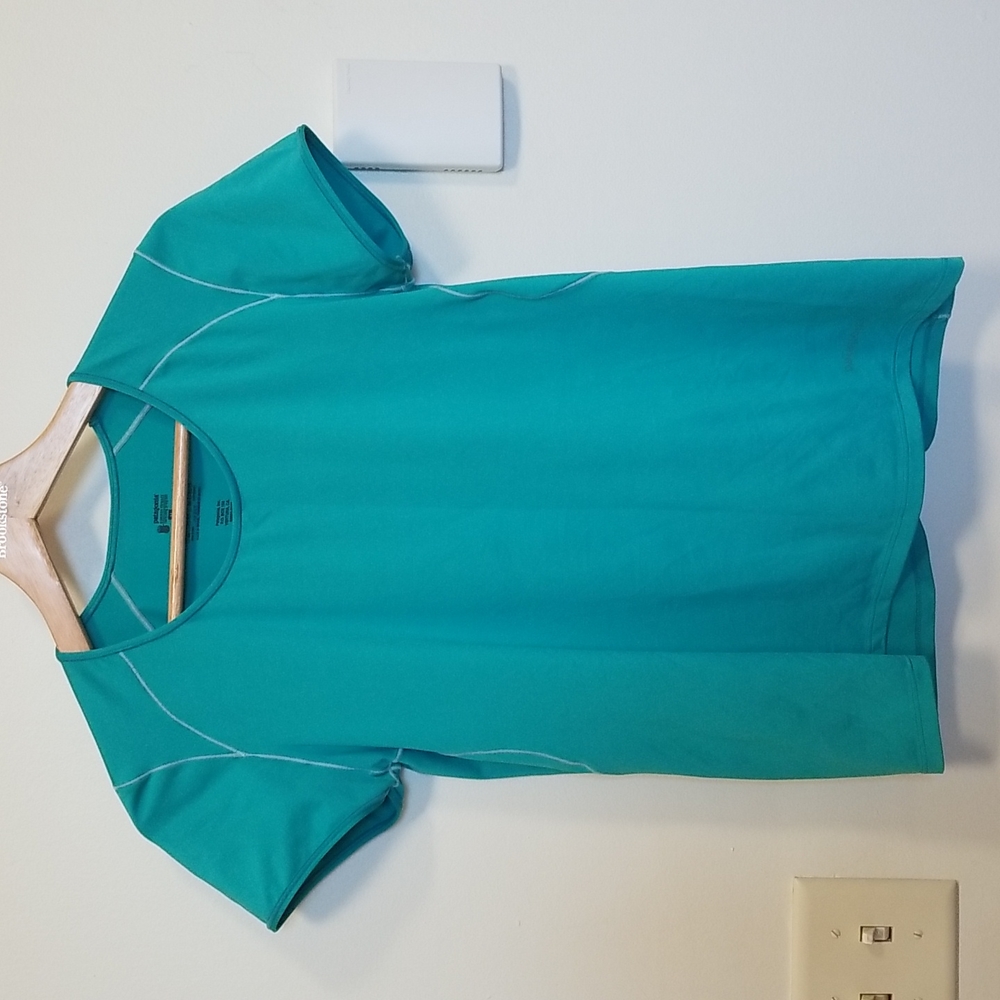 2! Patagonia teal/green athletic tees sz M GUC